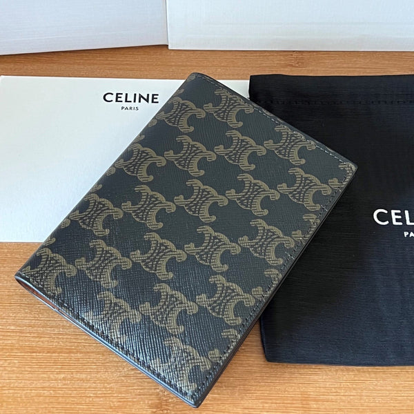 TRIOMPHE 10m180 Passport Holder Tan Cowhide