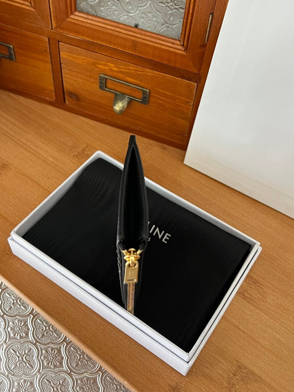 ESSENTIALS Zippered Compact Card Holder Black Cowhide