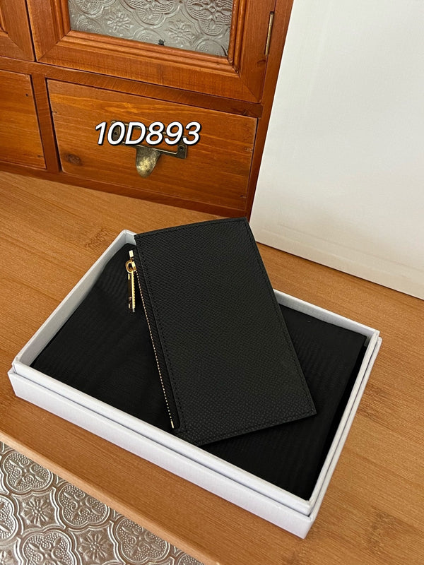 ESSENTIALS Zippered Compact Card Holder Black Cowhide