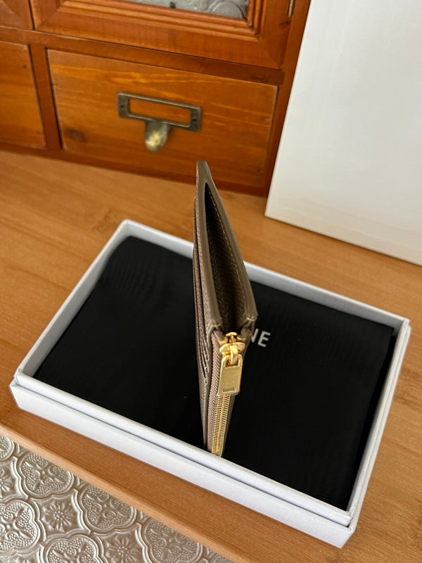 ESSENTIALS Zippered Compact Card Holder Dark Brown Cowhide