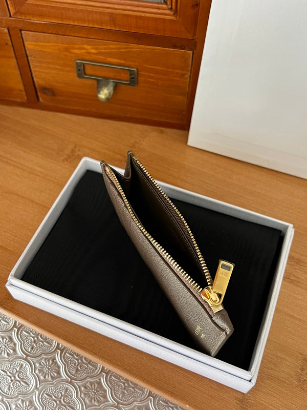 ESSENTIALS Zippered Compact Card Holder Dark Brown Cowhide