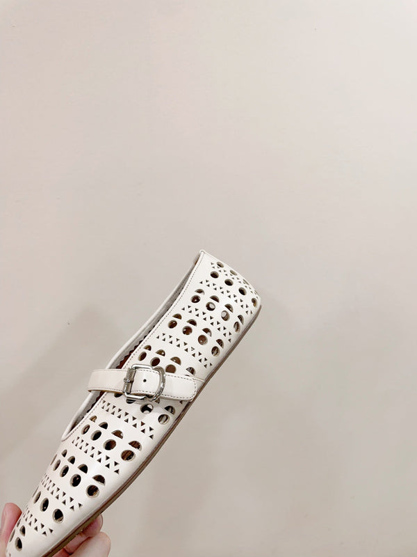 ALAIA HOLLOW BALLET FLAT IN BEIGE LAMBSKIN