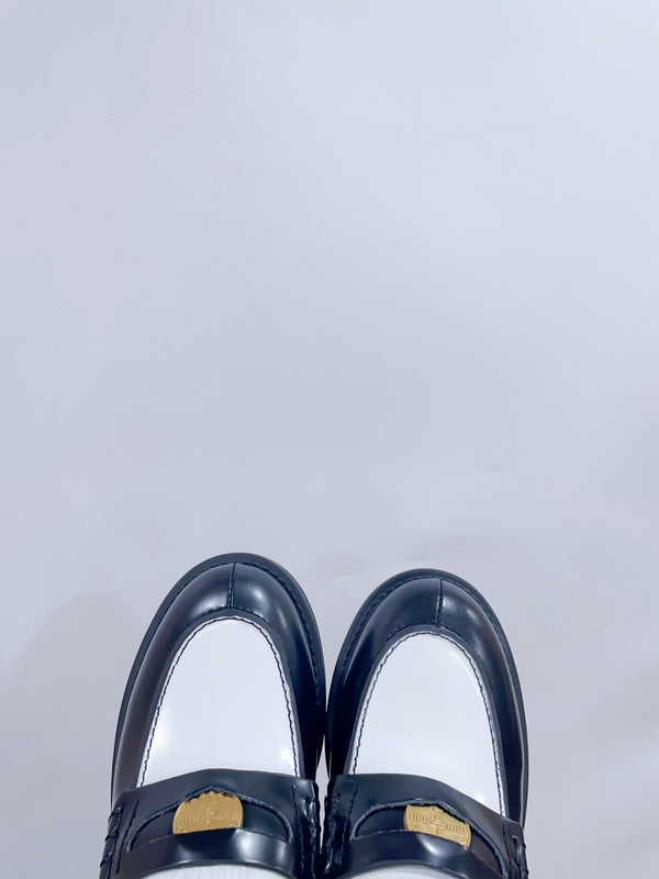 Miu Loafers Black And White cowhide