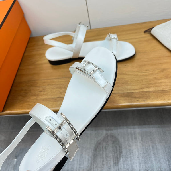 SANDALO CON FIBBIA IN PELLE DI VITELLO BIANCA