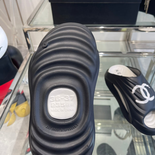 CC Slippers Black and White Foam 204131