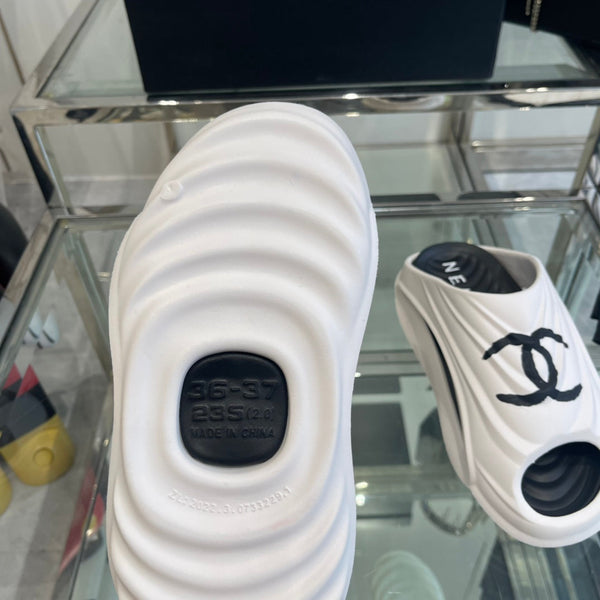 CC Slippers White Foam 204137