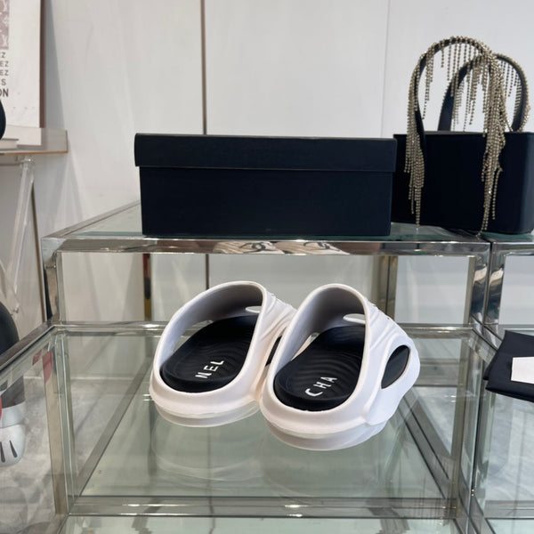 CC Slippers White Foam 204137