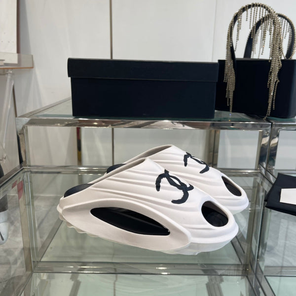 CC Slippers White Foam 204137