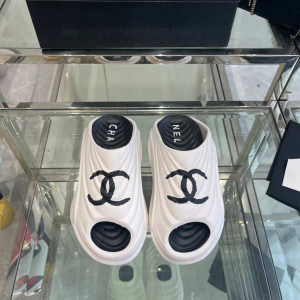 CC Slippers White Foam 204137