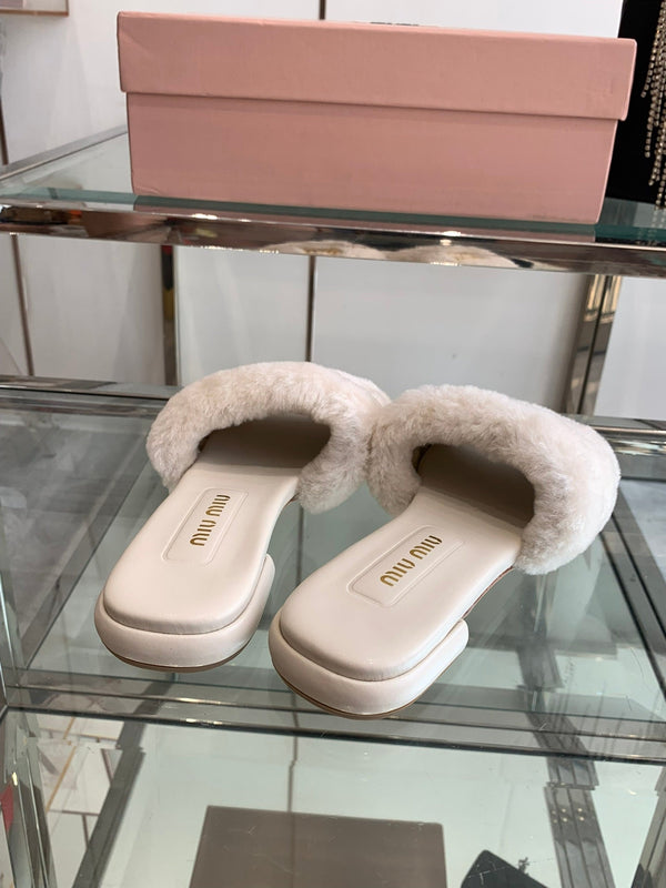 Miu Slippers Beige Super Soft Wool