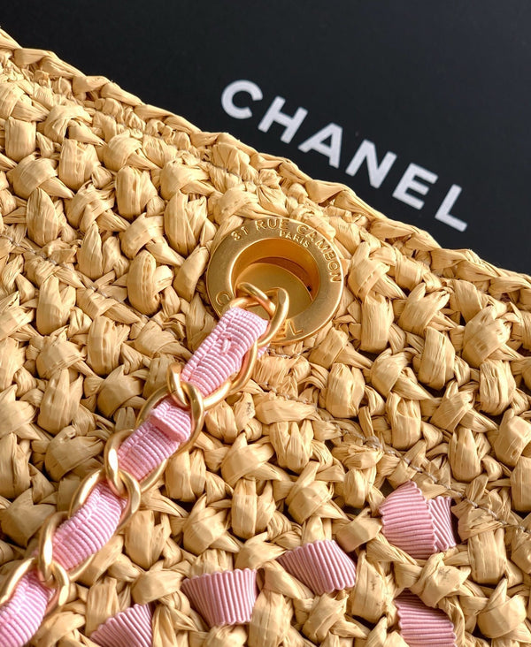 Borsa shopper con logo CC e catena 23 cm in rafia beige rosa GHW