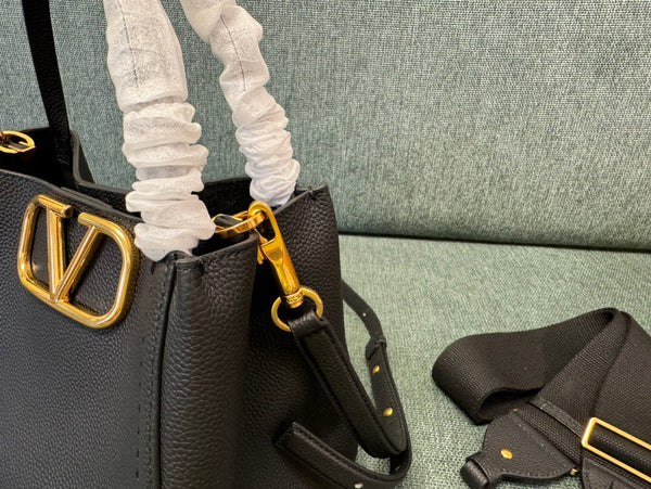 VALENTINO small handbag black calfskin 538531