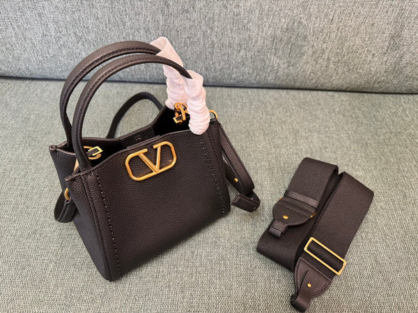 VALENTINO small 19 handbag black calfskin 538538
