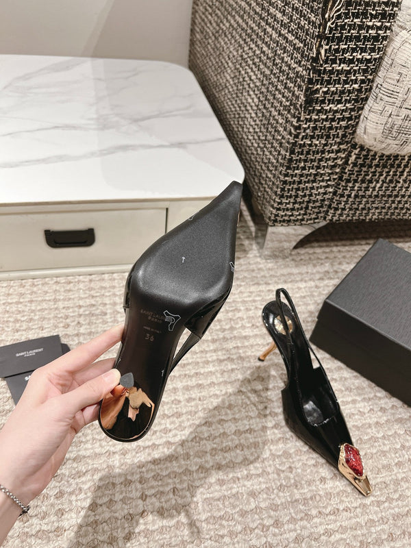 DÉCOLLETÉ DUNE HIGH 10 CM CON CINTURINO POSTERIORE IN VERNICE NERA CON CRISTALLI