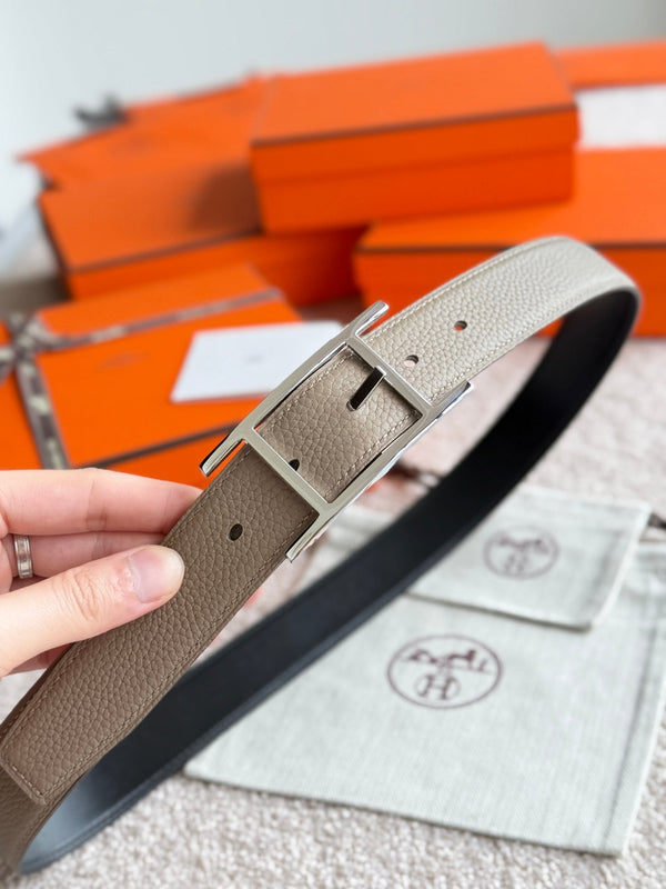 HM Silver Quentin Reversible 32mm Belt Black Beige Leather 188085