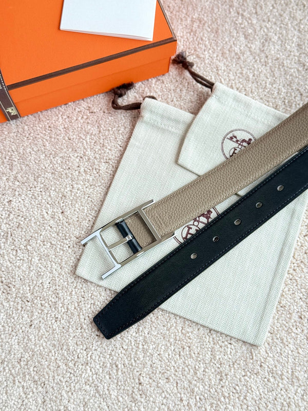 HM Silver Quentin Reversible 32mm Belt Black Beige Leather 188085