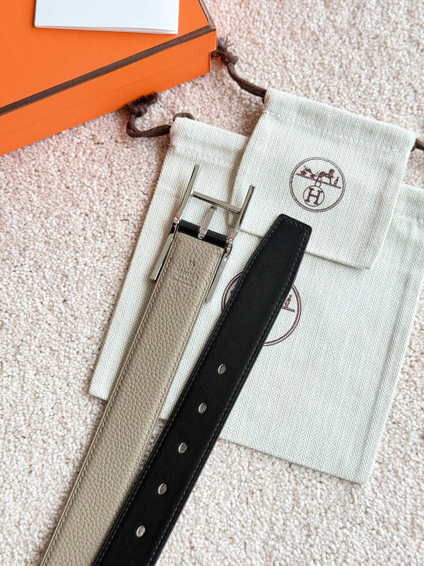 HM Silver Quentin Reversible 32mm Belt Black Beige Leather 188085