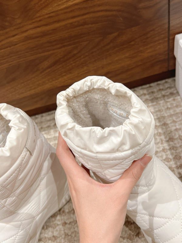 CD Ankle Boots White Quilted Windbreaker Fabric And Fleece