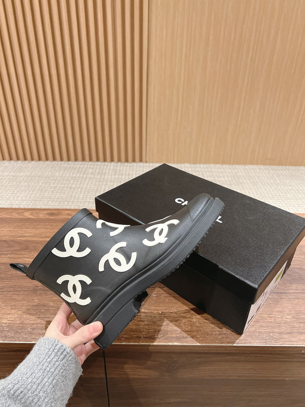 CC RAIN BOOTS BLACK TPU WITH WHITE LOGO 1