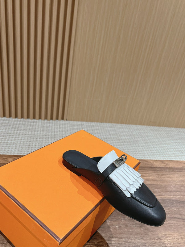 OZ Mule con frange nere/bianche