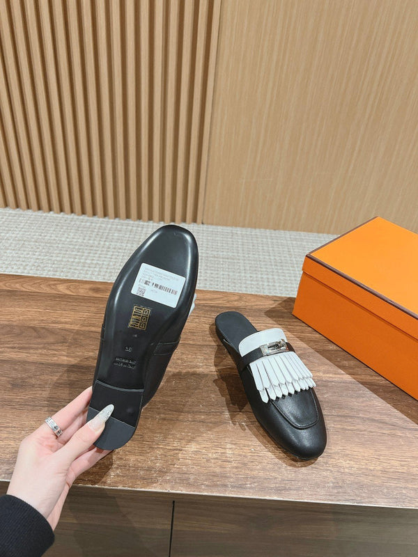 OZ Mule con frange nere/bianche