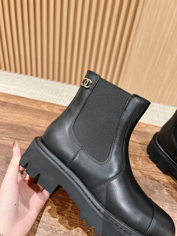 CC Chelsea Ankle Boots Black Calfskin 937074