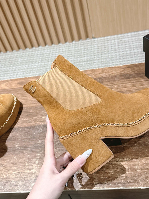 CC 25 Chelsea Ankle Boots With Chain 85mm Beige Suede 428221