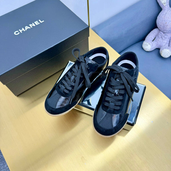 SNEAKER CC IN VITELLO E CAMOSCIO NERO