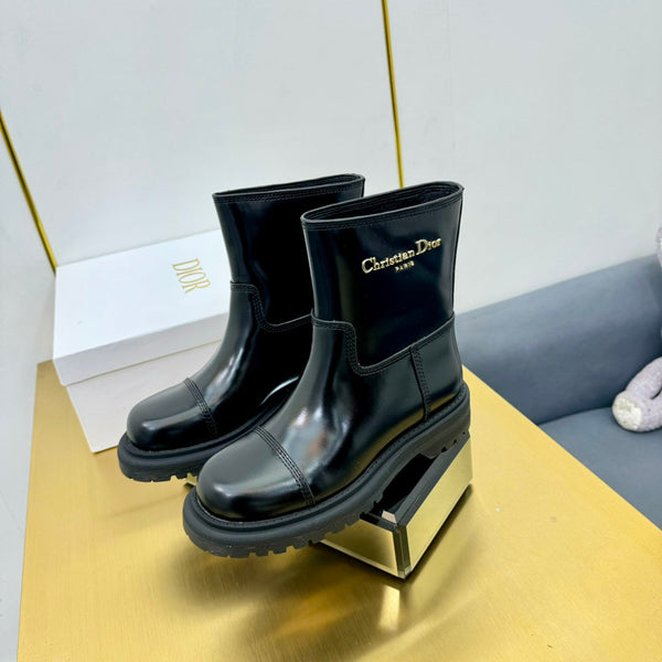 CD Ankle Boot In Glossy Black Cowhide 111758