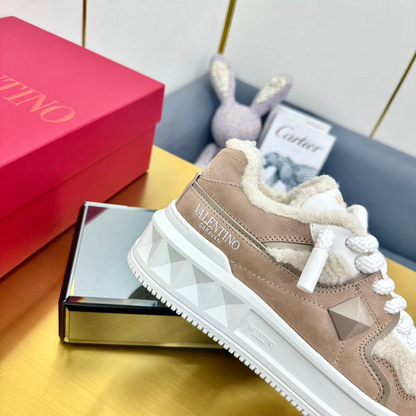 One Stud Xl Trainer 65mm In Light Brown Mix White Suede Lined With Wool Fleece 994608