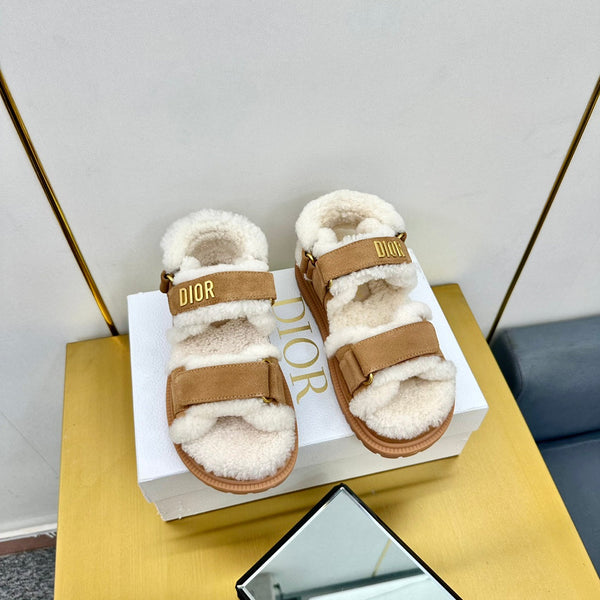 Sandalo Dioract in pelle scamosciata marrone e fodera in pile di lana 111048