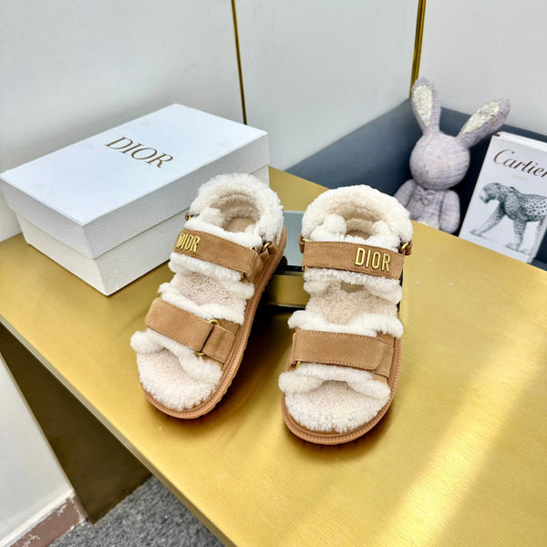 Dioract Sandal In Brown Suede And Wool Fleece Lining 111048