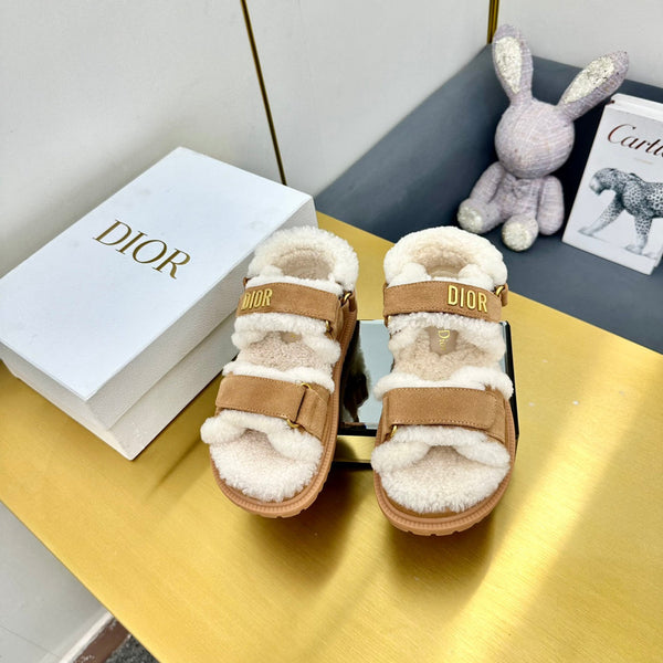 Sandalo Dioract in pelle scamosciata marrone e fodera in pile di lana 111048