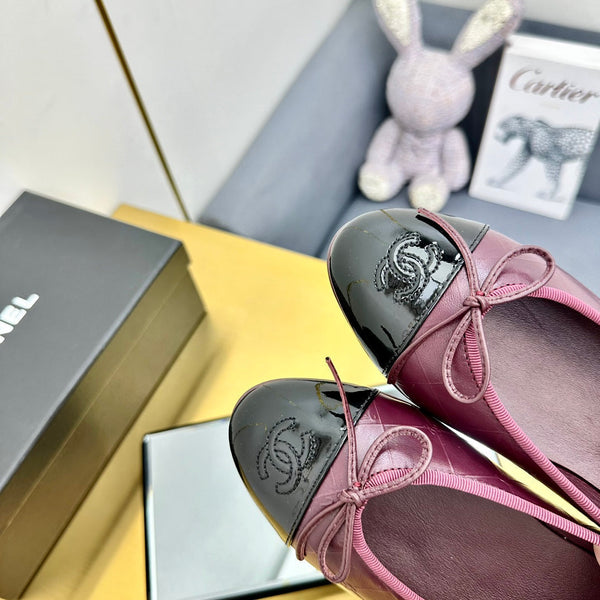 cc ballet flats in burgundy lambskin and black patent calfskin 137424