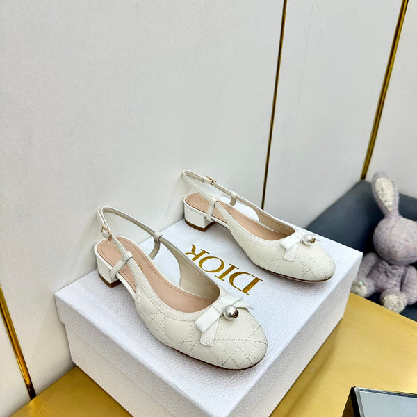 CD Ballet Slingback Pump 35MM In White Quilted Calfskin 111037