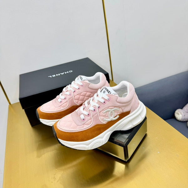 DAD SNEAKER IN LIGHT PINK LAMBSKIN AND GINGER ORANGE SUEDE