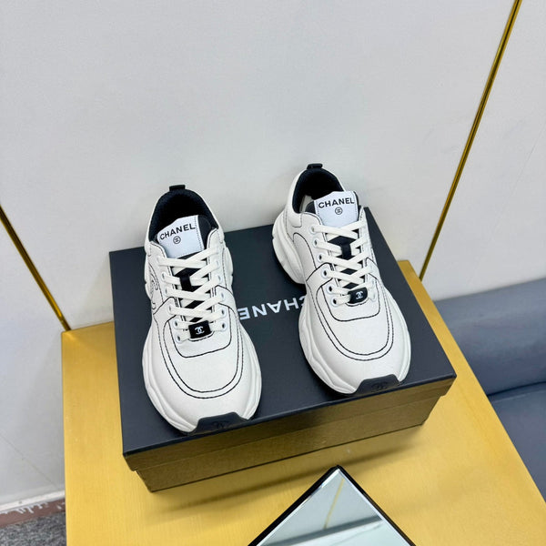 SNEAKER IN WHITE MIX BLACK BREATHABLE FABRIC