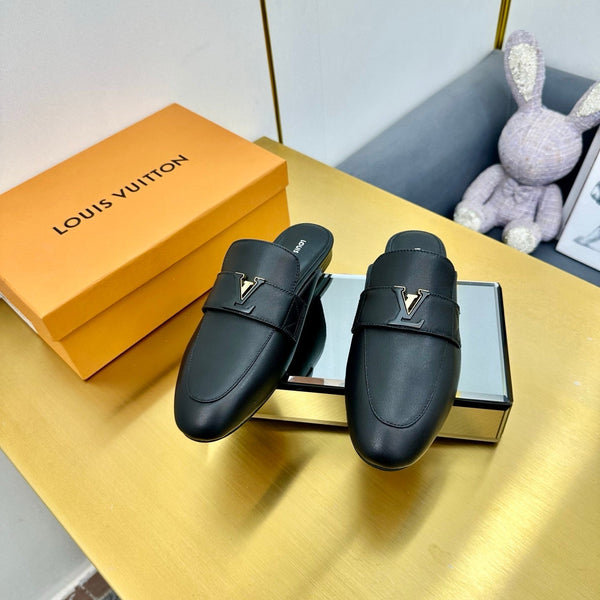 Mocassino LV 25C LV Capri con suola aperta in pelle di vacchetta nera 219928