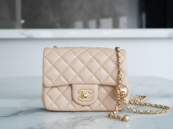 CLASSIC FLAP 17 MINI SQUARE LIGHT BEIGE LAMBSKIN GHW