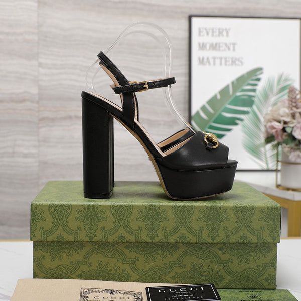 Sandali in pelle nera GG