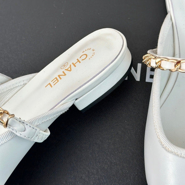 cc mule catena in pelle vitello bianco vitello verniciato nero