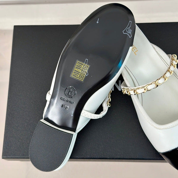 cc mule catena in pelle vitello bianco vitello verniciato nero