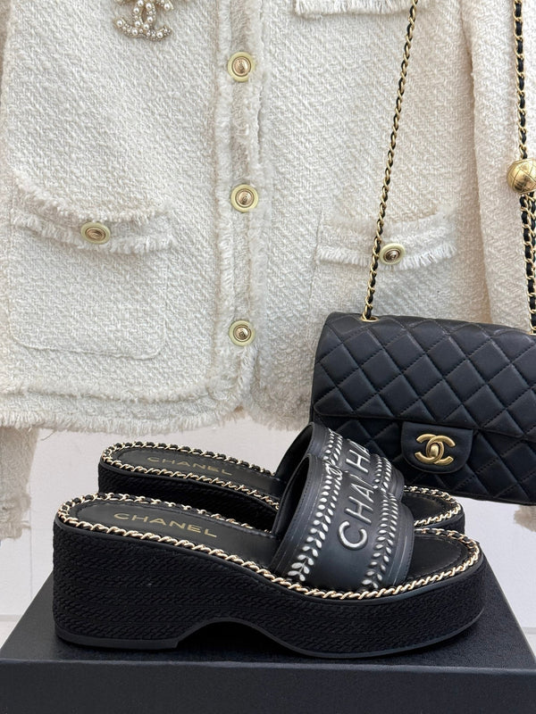 THICK SOLE WEDGE SLIPPERS IN BLACK MIX WHITE CALFSKIN