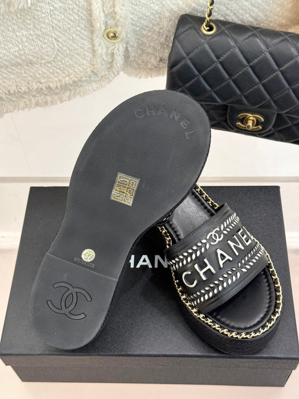 THICK SOLE WEDGE SLIPPERS IN BLACK MIX WHITE CALFSKIN