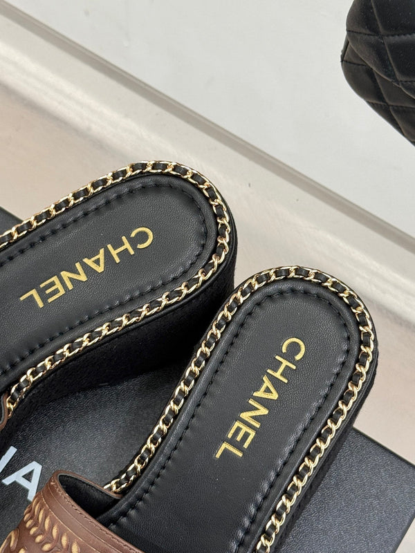 THICK SOLE WEDGE SLIPPERS IN CHOCOLATE BROWN CALFSKIN