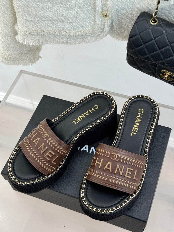 THICK SOLE WEDGE SLIPPERS IN CHOCOLATE BROWN CALFSKIN