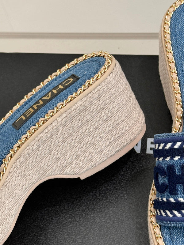 CIABATTE CON ZEPPA E SUOLA SPESSA IN TESSUTO DENIM BLU CLASSICO