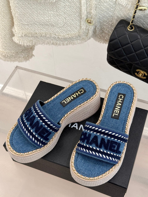 CIABATTE CON ZEPPA E SUOLA SPESSA IN TESSUTO DENIM BLU CLASSICO