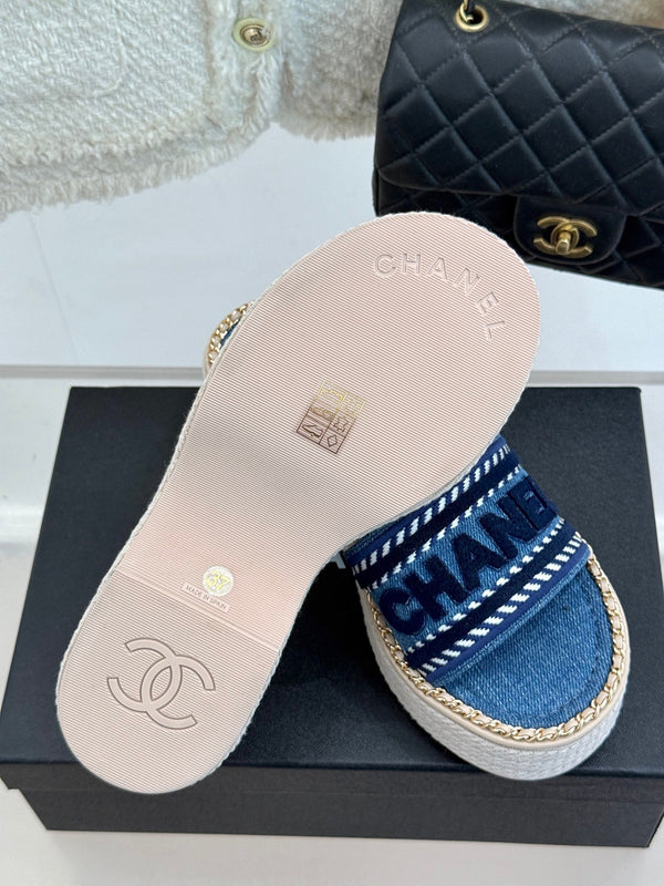 CIABATTE CON ZEPPA E SUOLA SPESSA IN TESSUTO DENIM BLU CLASSICO