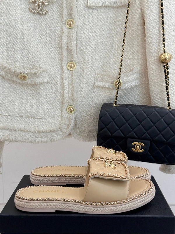 FLAT CHAIN HEART SLIPPER IN BISQUE BEIGE LAMBSKIN